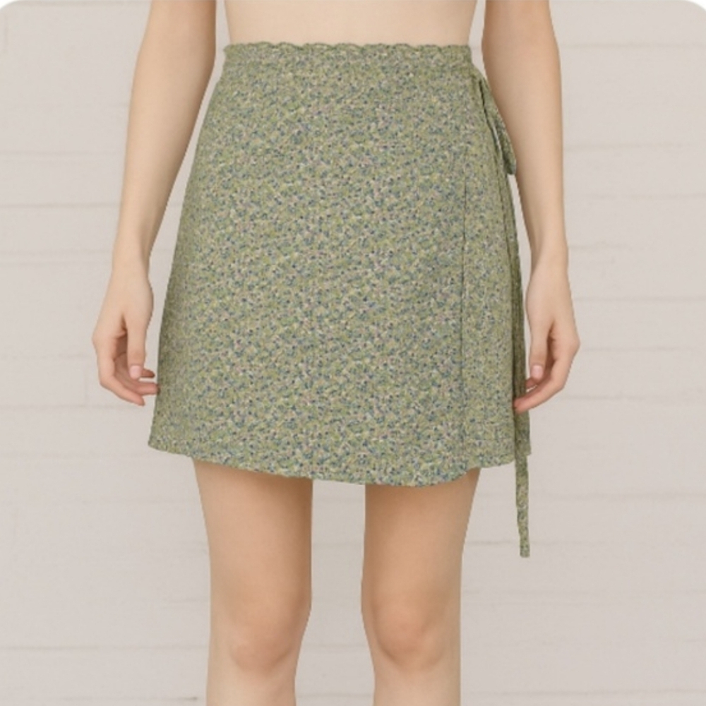 Brandy Melville Floral Genevieve Green Wrap Skirt One Size Clean Girl Coquette